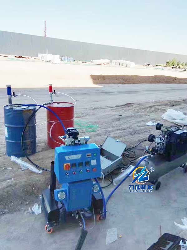 屋面保溫聚氨酯噴涂機(jī)